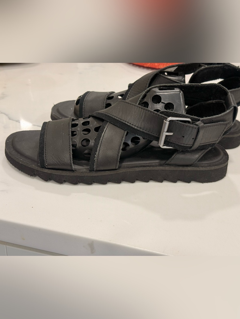 Toms- Sydney leather strap sandal sz 9 - Picture 6 of 13